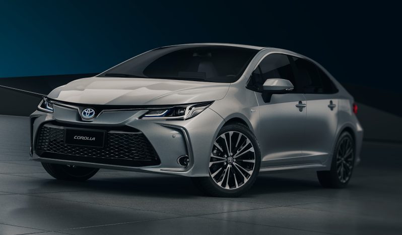
								Corolla Sedán full									