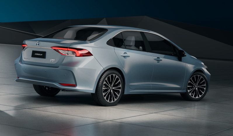 
								Corolla Sedán full									