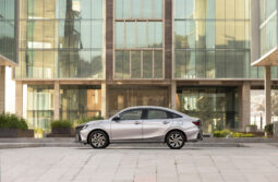 
										Yaris Sedán full									