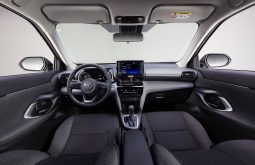 
										Yaris Cross full									