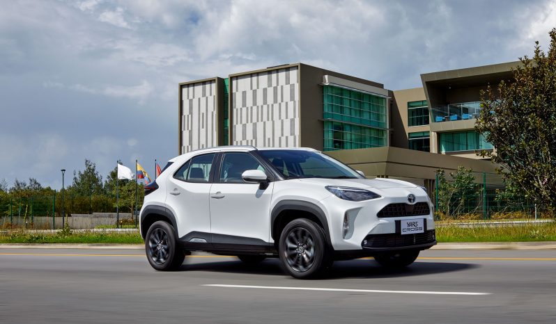 
								Yaris Cross full									