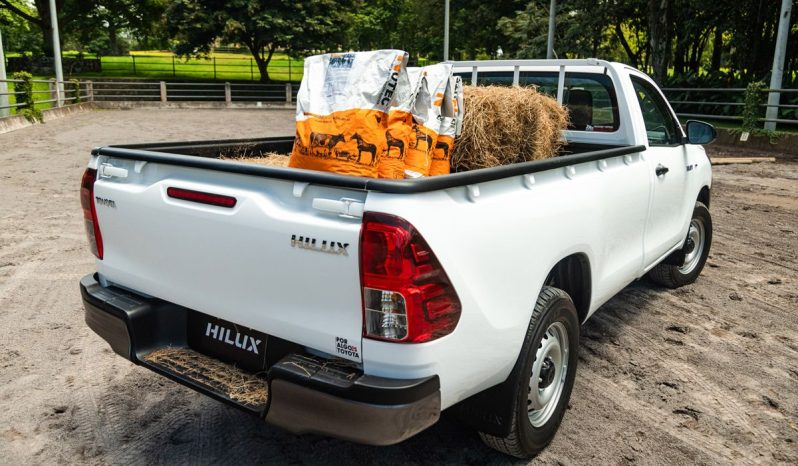 
								Hilux Cabina Sencilla full									