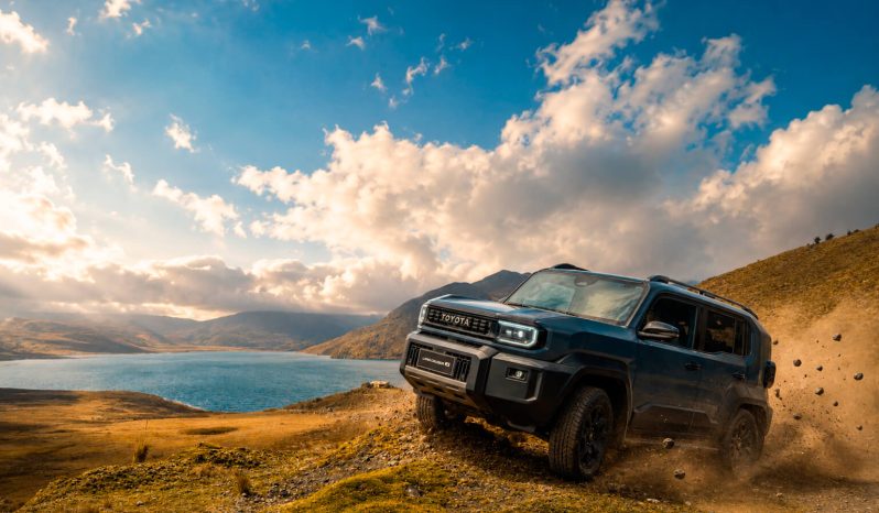
								Land Cruiser FJ full									