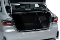 
										Yaris fastback HEV full									