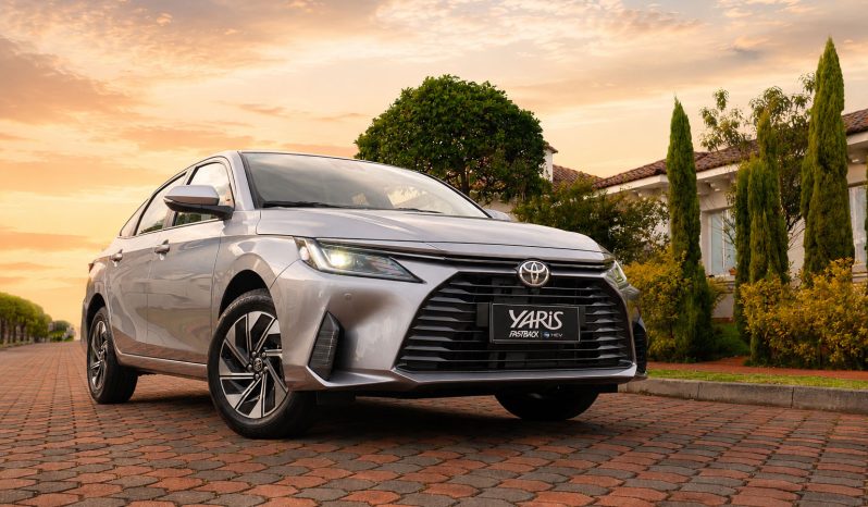 
								Yaris fastback HEV full									