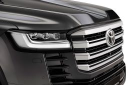 
										Land Cruiser 300 HEV full									